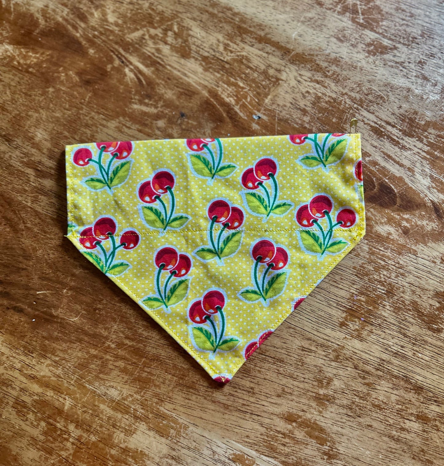 Very cherry slide-on