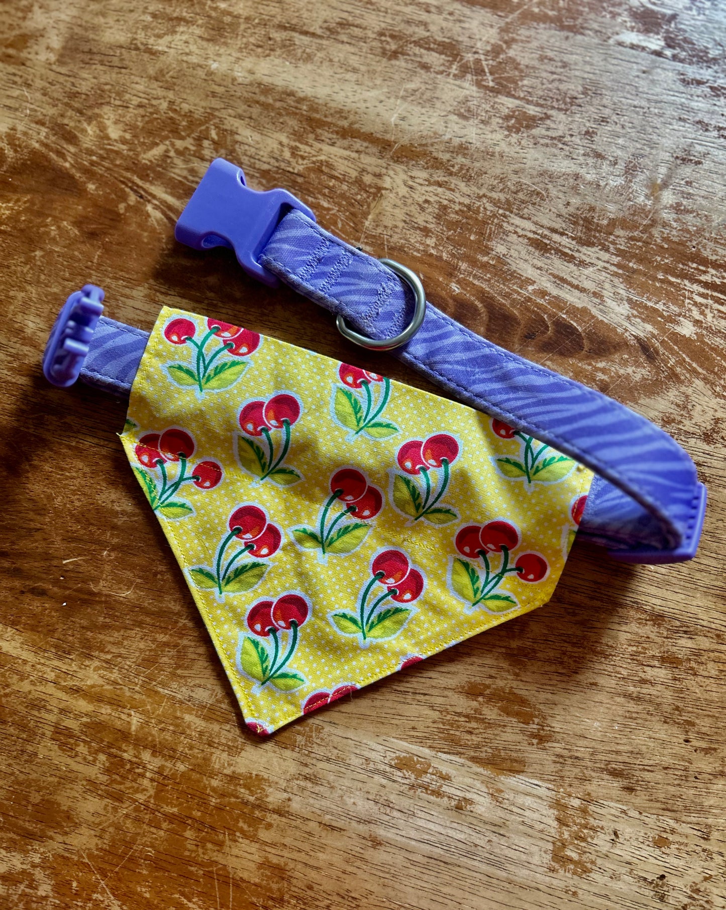 Very cherry slide-on